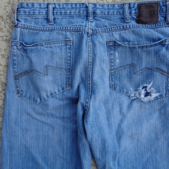 Distressed Wrangler Authentic jeans, wrecked 34X32 - Picture 7 of 7